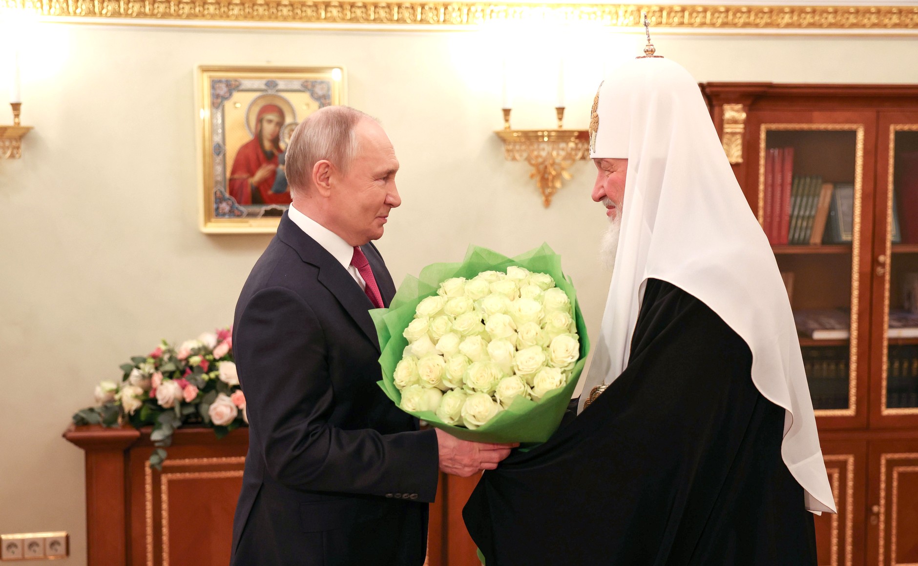 Владимир Путин поздравил.